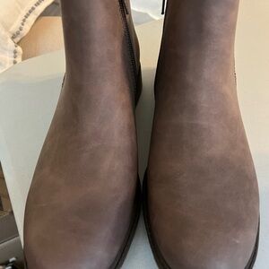 White Mountain Dark Brown Leather Ankle Boot